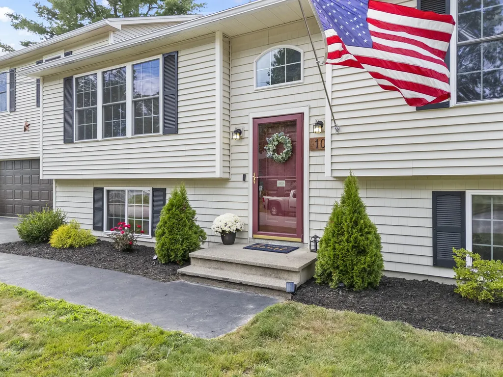 10 Roland Avenue Lewiston ME 04240