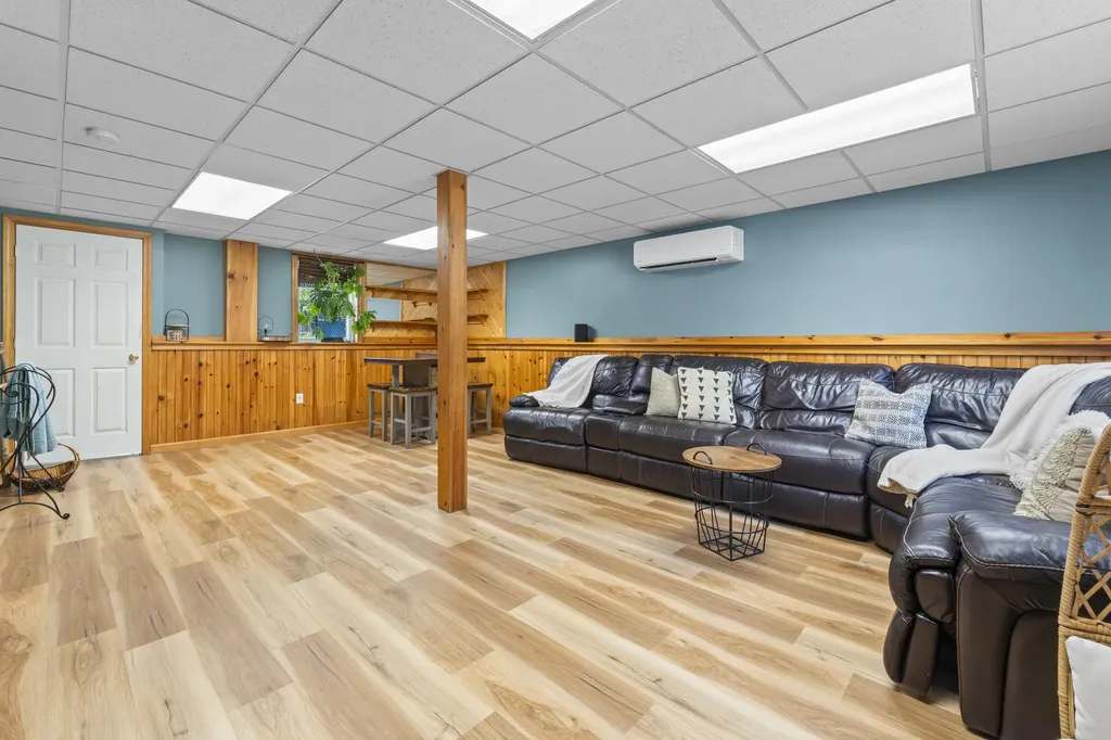 10 Roland Avenue Lewiston ME 04240