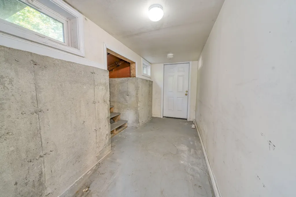 208 Congress Street Belfast ME 04915