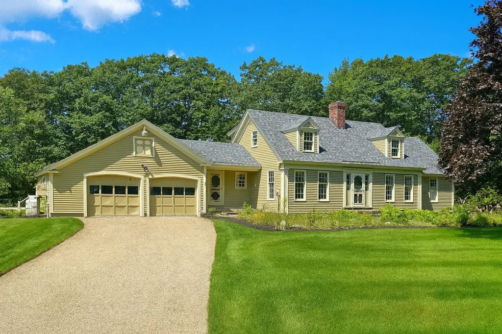 102 Old Lisbon Road Topsham ME 04086