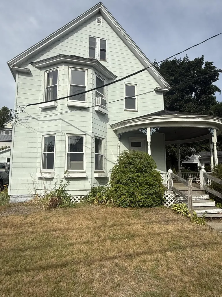 304 Katahdin Avenue Millinocket ME 04462