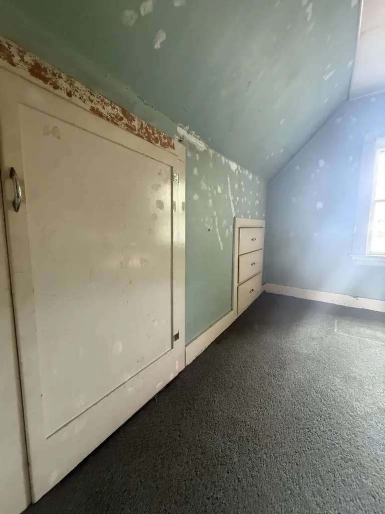 304 Katahdin Avenue Millinocket ME 04462