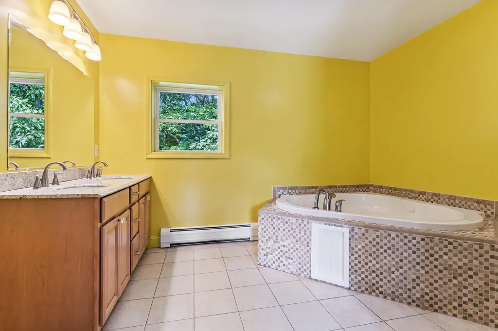 87 Farview Drive Sanford ME 04073