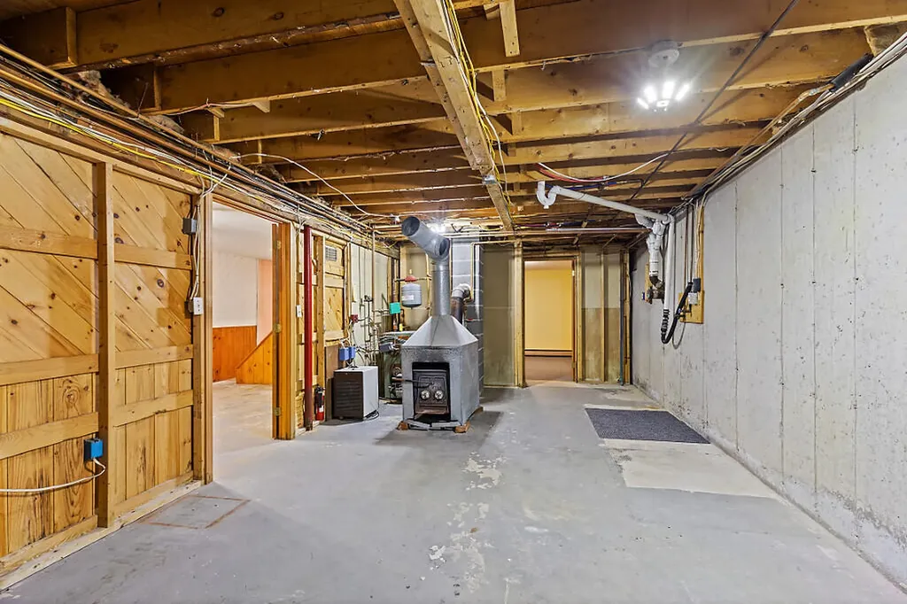 62 Fletcher Road Auburn ME 04210