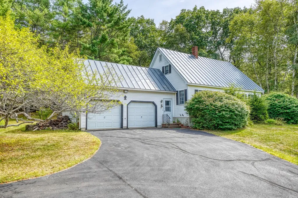 221 Brann Road Vassalboro ME 04989