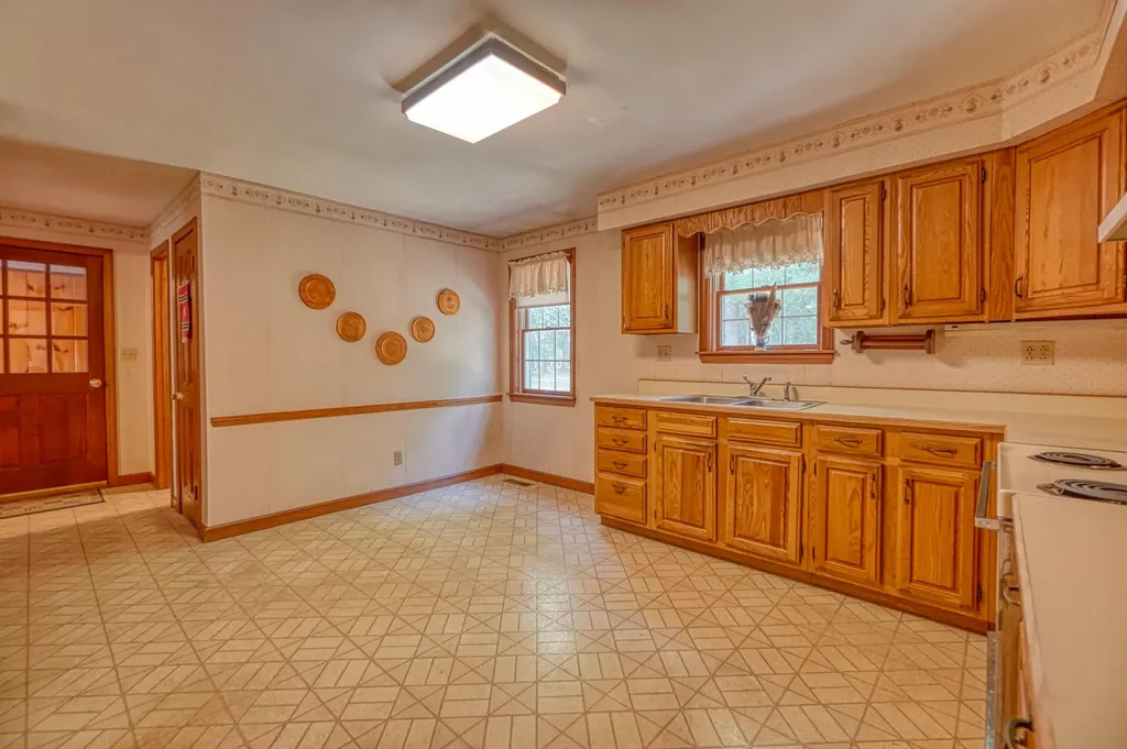 221 Brann Road Vassalboro ME 04989