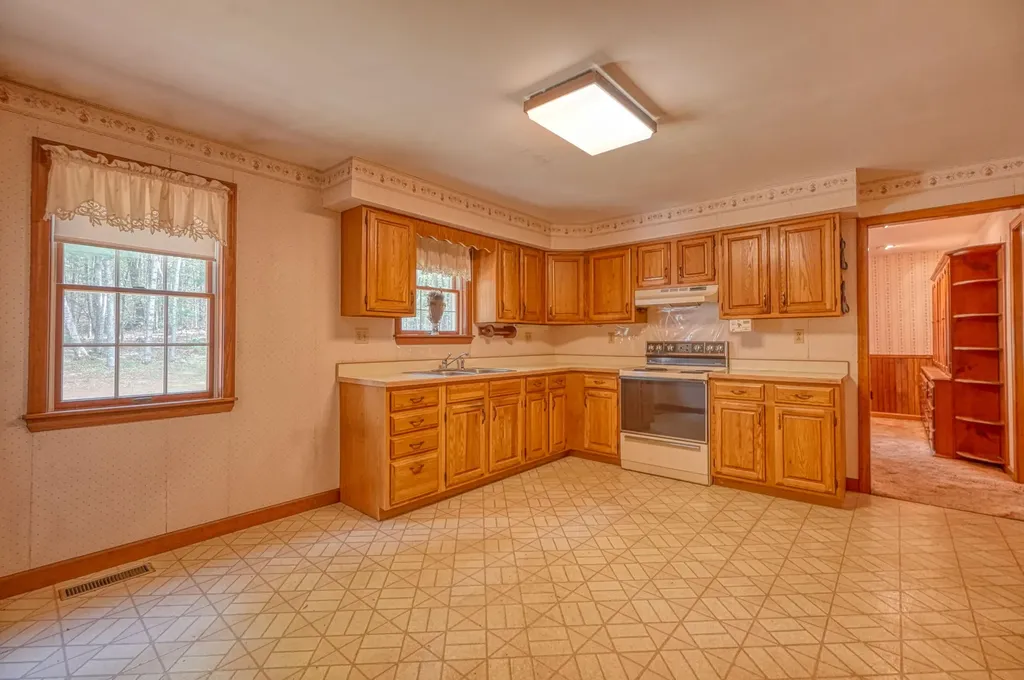 221 Brann Road Vassalboro ME 04989