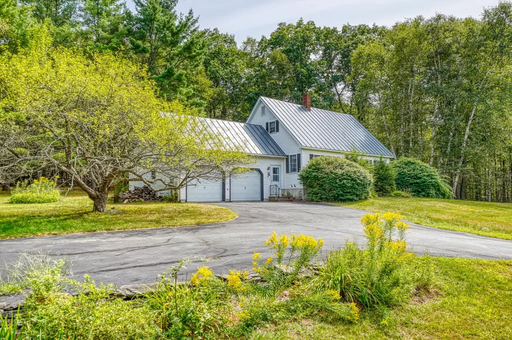 221 Brann Road Vassalboro ME 04989