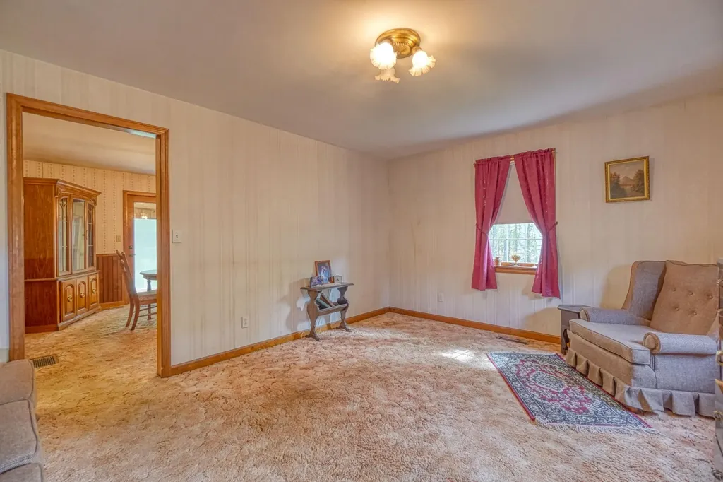 221 Brann Road Vassalboro ME 04989