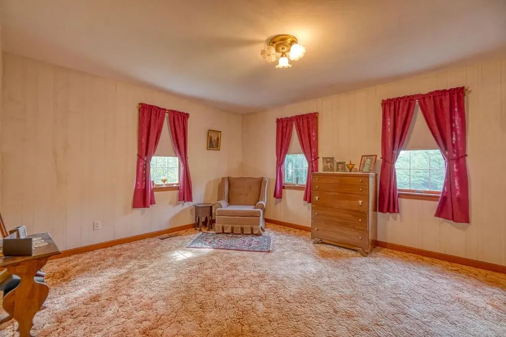 221 Brann Road Vassalboro ME 04989