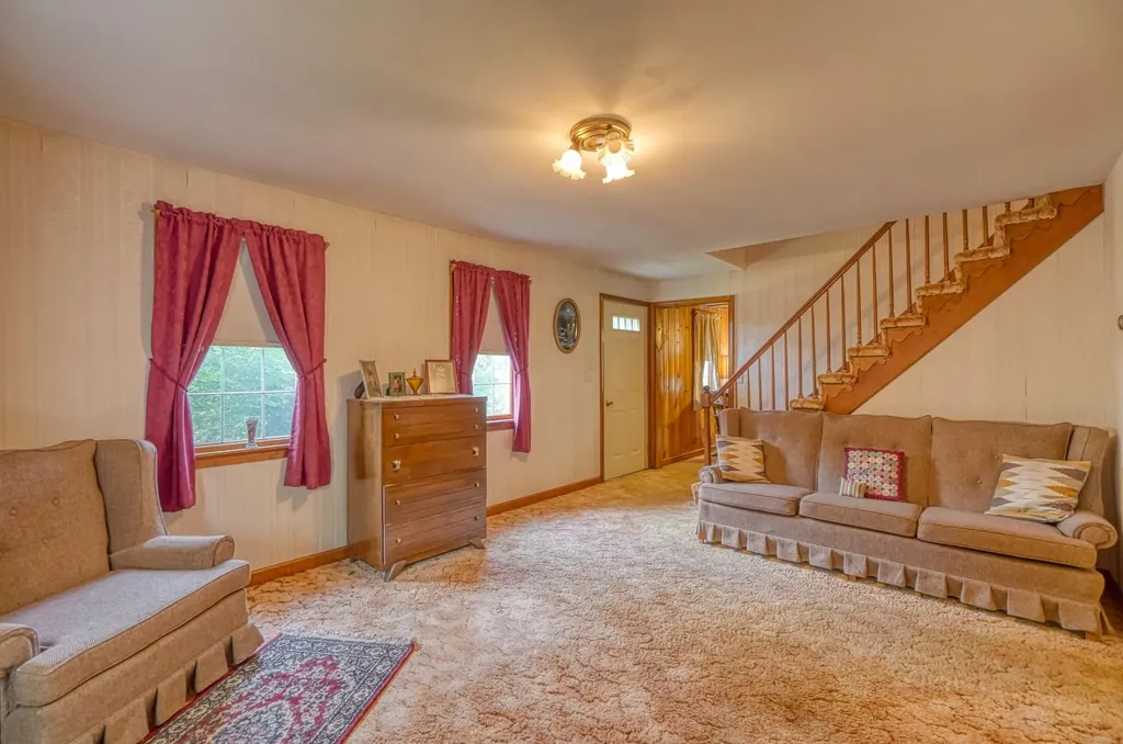 221 Brann Road Vassalboro ME 04989