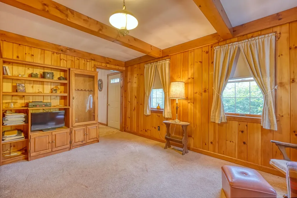 221 Brann Road Vassalboro ME 04989