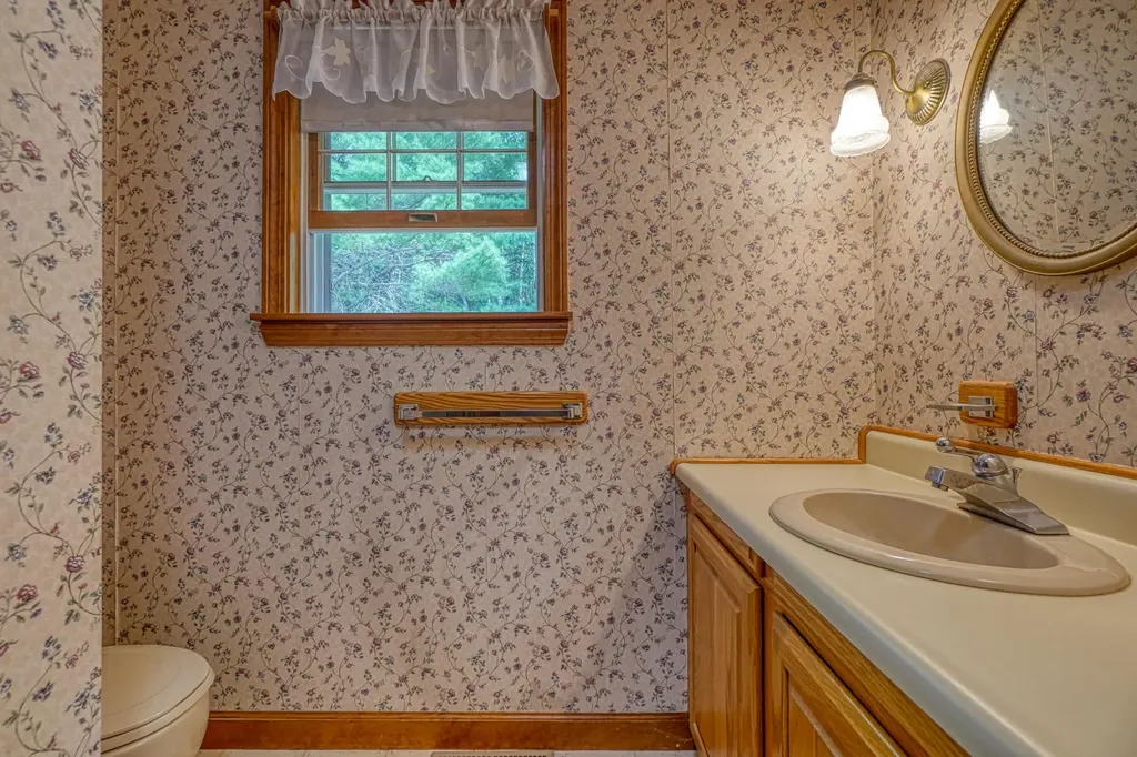 221 Brann Road Vassalboro ME 04989
