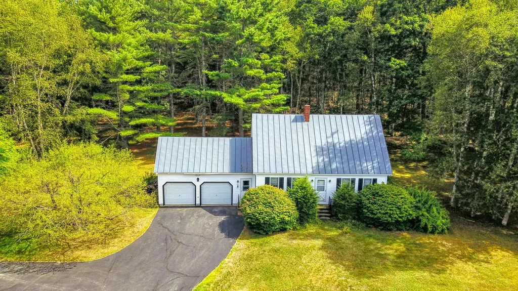 221 Brann Road Vassalboro ME 04989