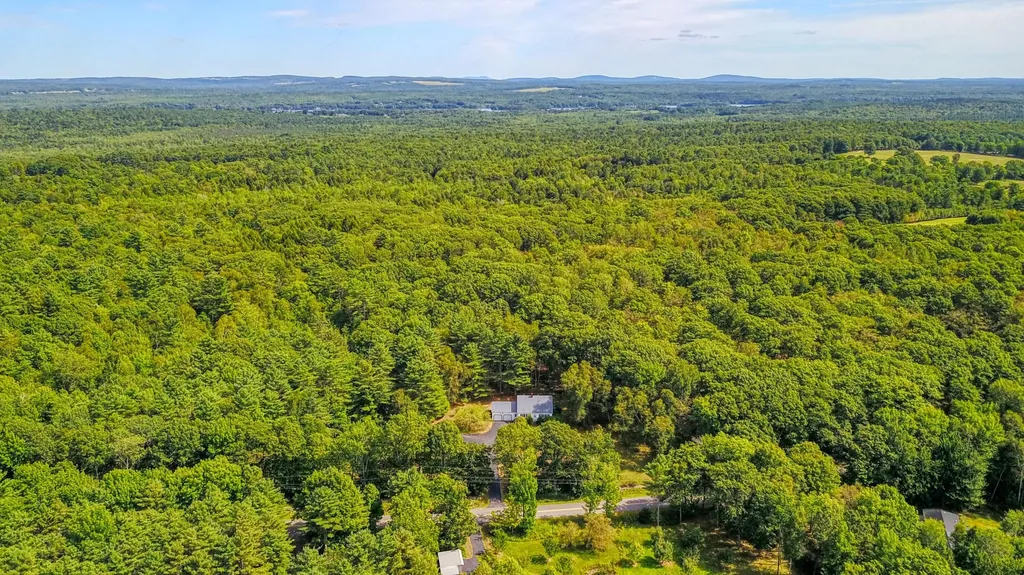 221 Brann Road Vassalboro ME 04989