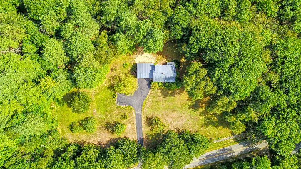 221 Brann Road Vassalboro ME 04989