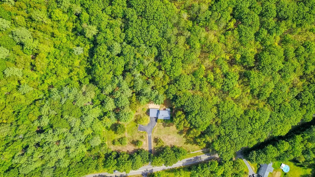 221 Brann Road Vassalboro ME 04989