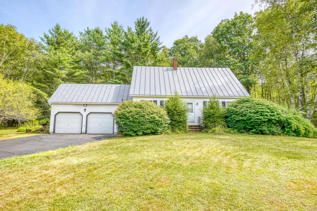 221 Brann Road Vassalboro ME 04989