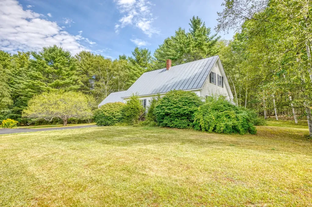 221 Brann Road Vassalboro ME 04989