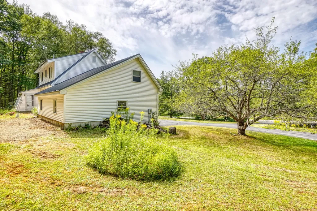 221 Brann Road Vassalboro ME 04989