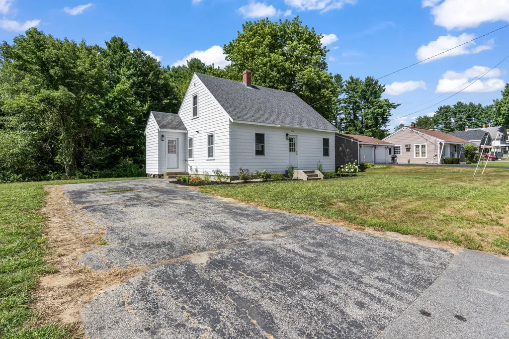 153 Poland Road Auburn ME 04210