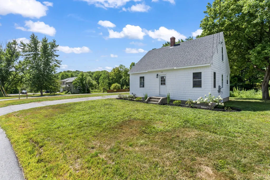 153 Poland Road Auburn ME 04210