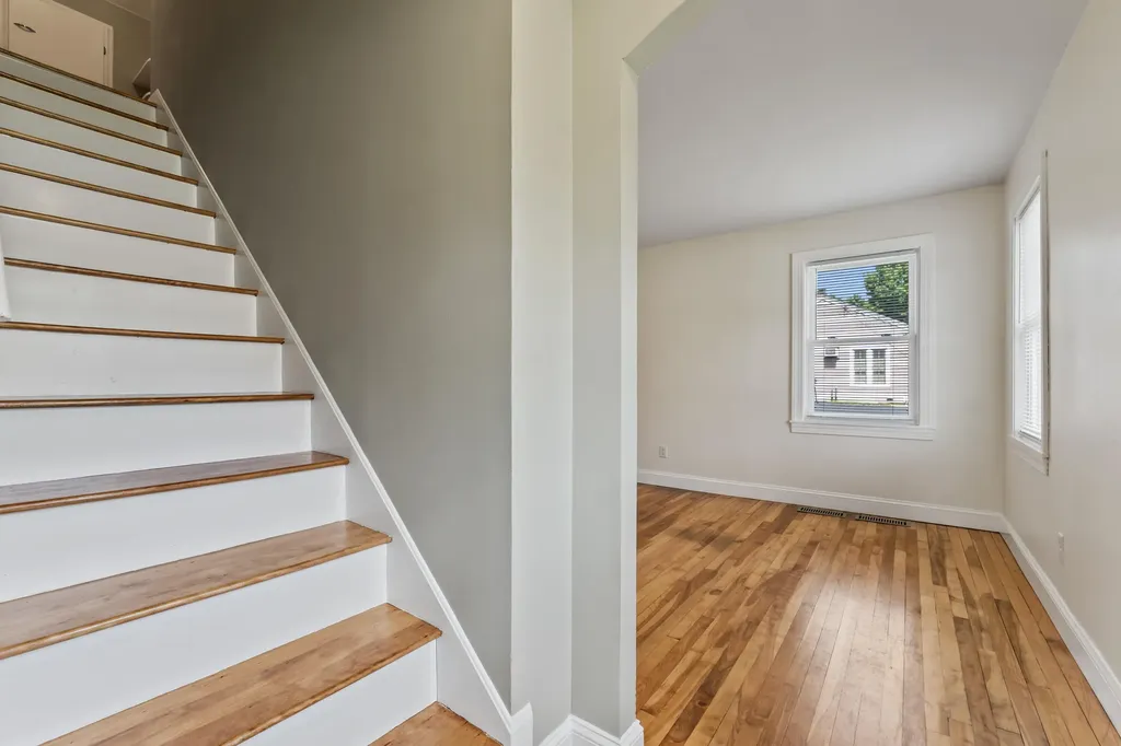 153 Poland Road Auburn ME 04210