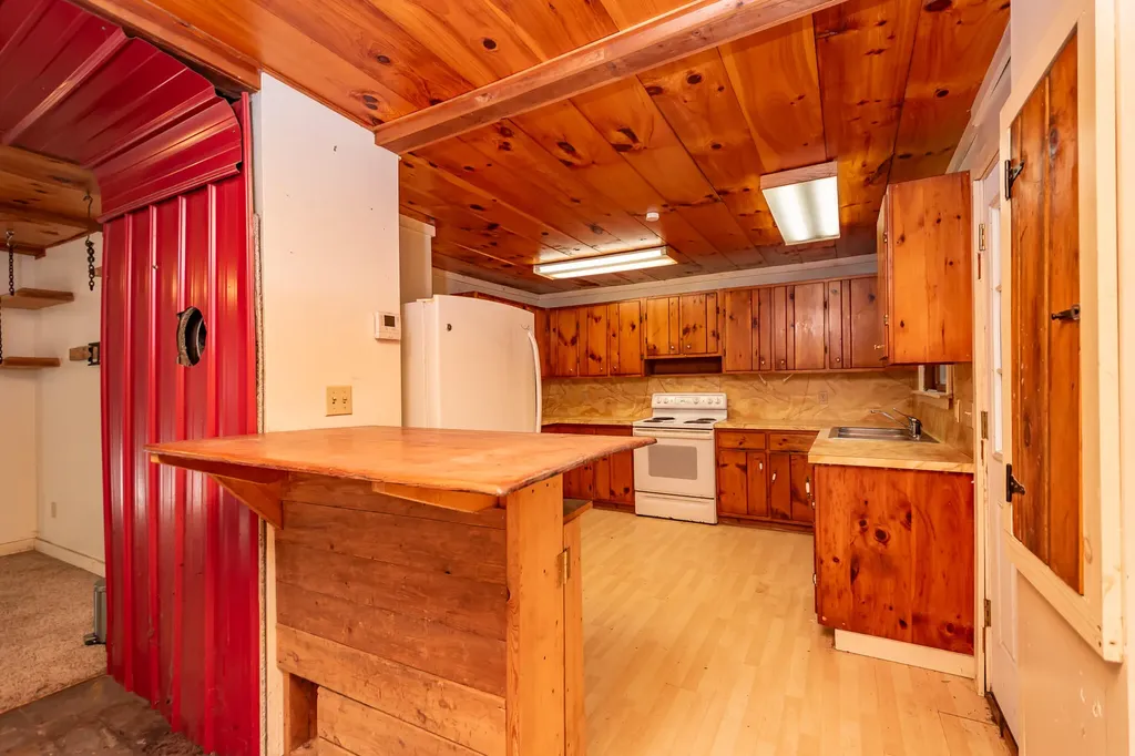 14 Pinkie Lane Southport ME 04576