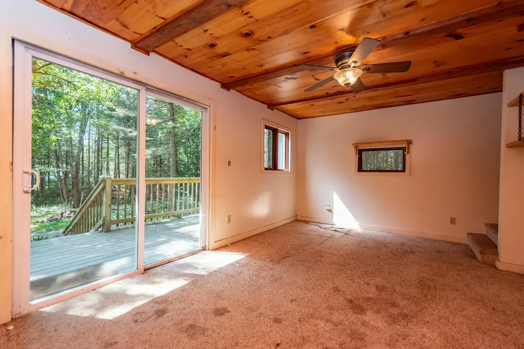 14 Pinkie Lane Southport ME 04576