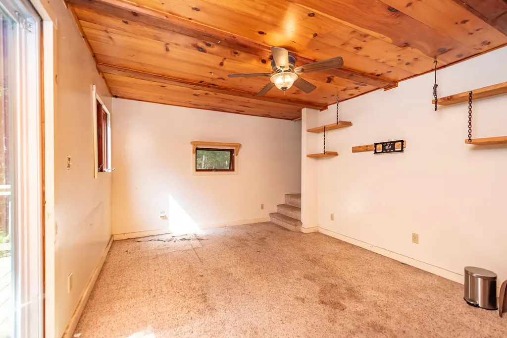 14 Pinkie Lane Southport ME 04576