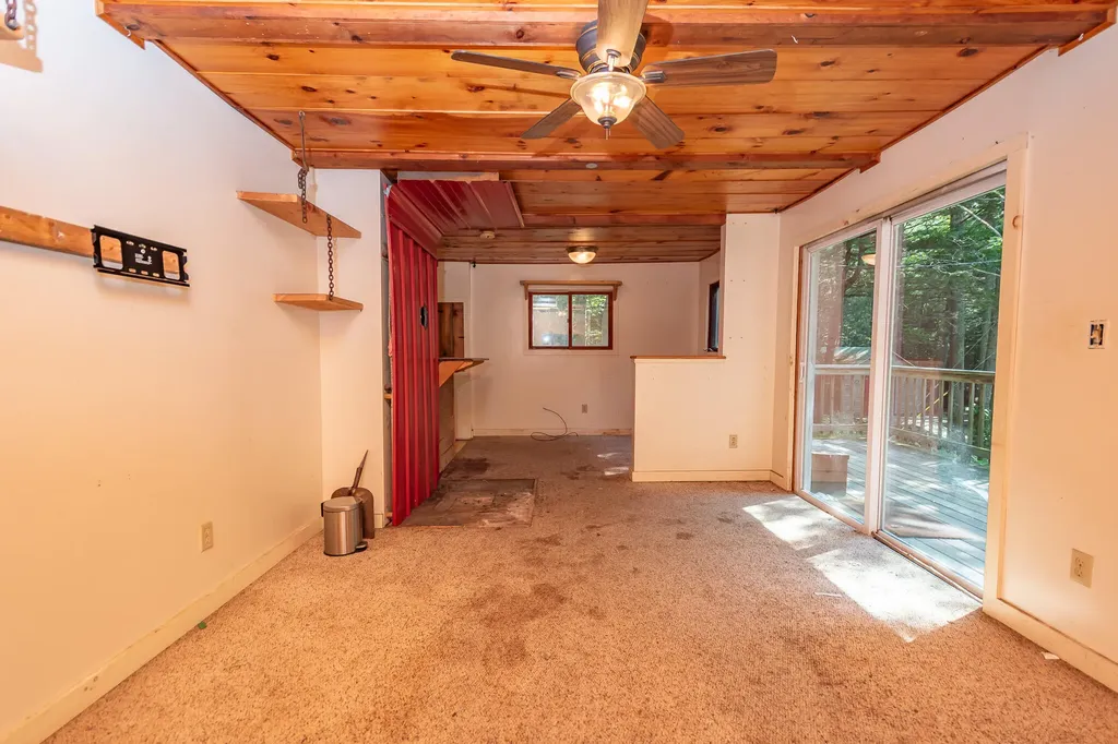 14 Pinkie Lane Southport ME 04576