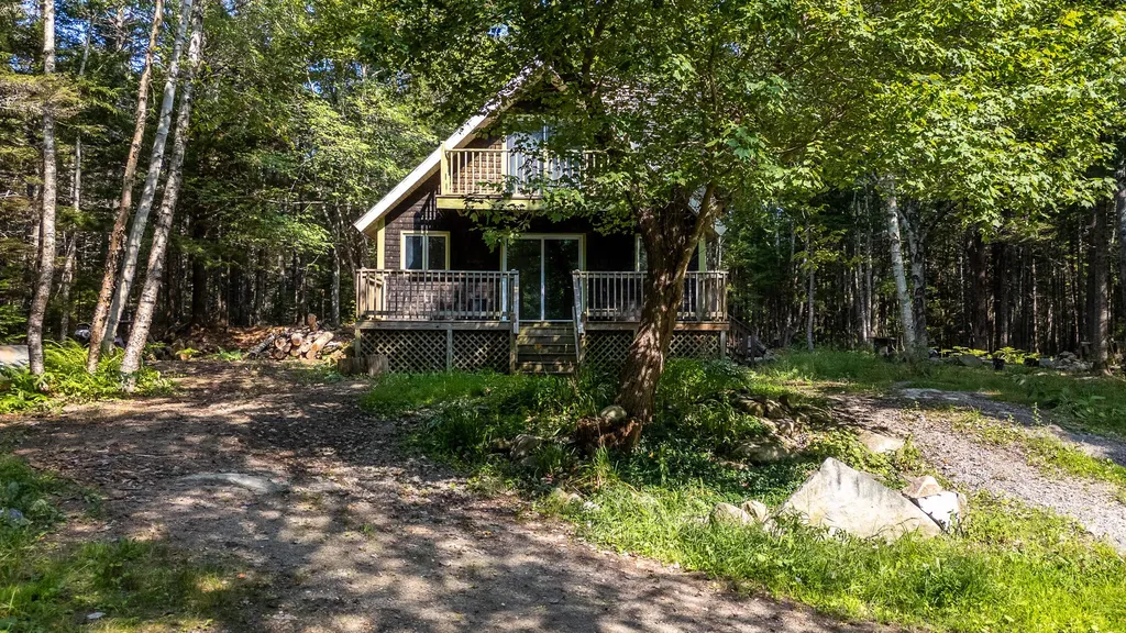 14 Pinkie Lane Southport ME 04576
