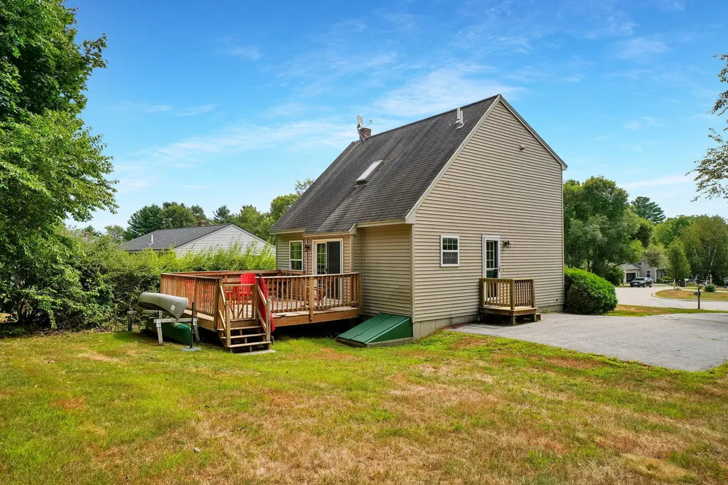 12 Willowdale Drive Gorham ME 04038