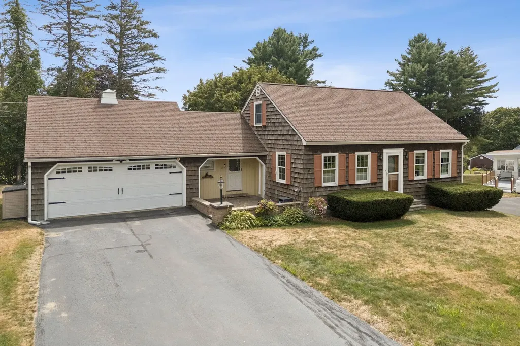 2 Gilmar Avenue Lewiston ME 04240
