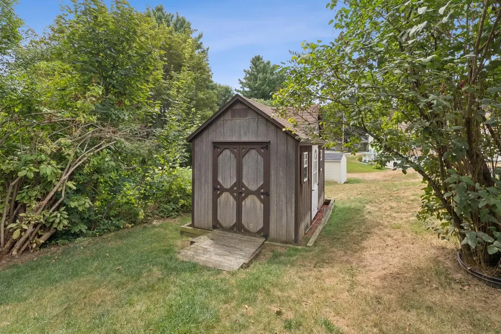 2 Gilmar Avenue Lewiston ME 04240