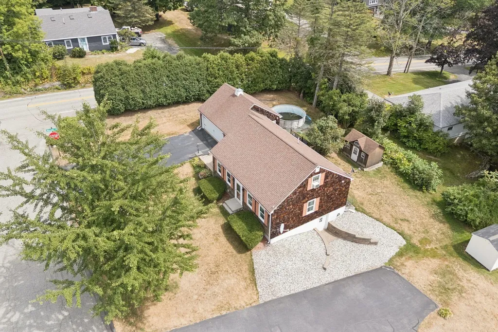 2 Gilmar Avenue Lewiston ME 04240