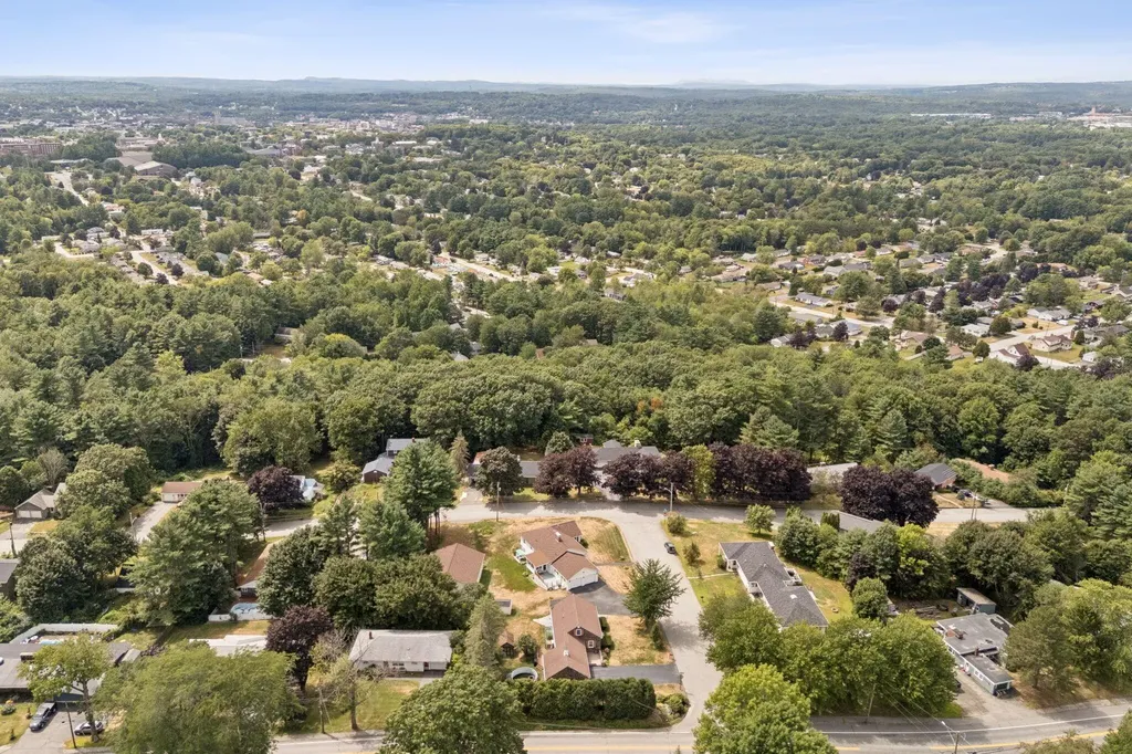 2 Gilmar Avenue Lewiston ME 04240