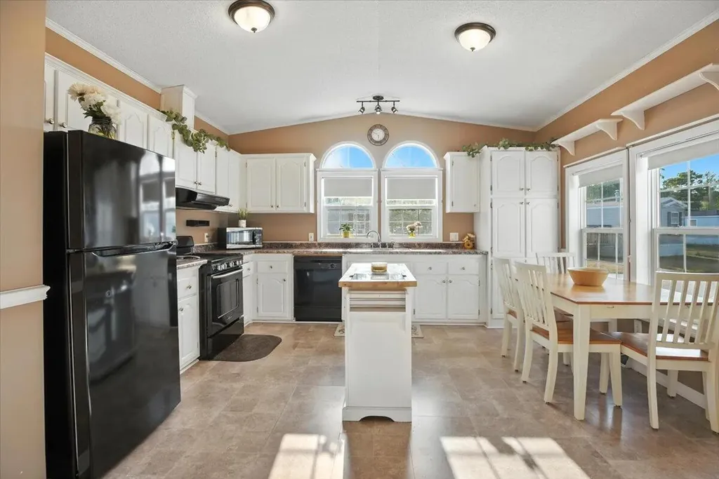 20 Arrowhead Drive Lisbon ME 04250