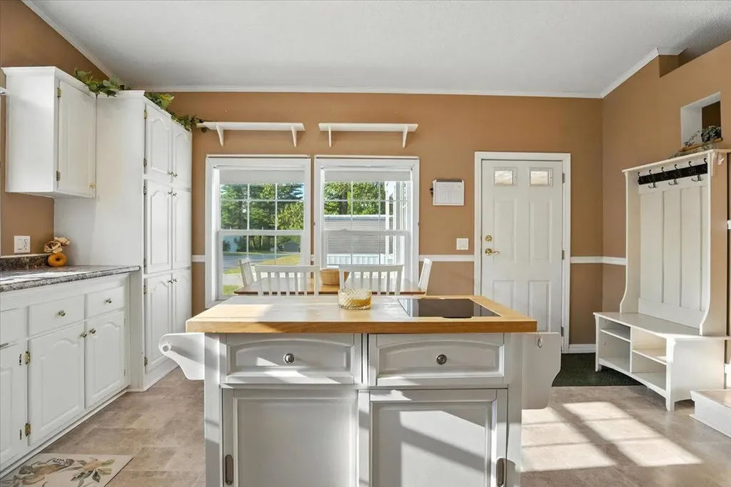 20 Arrowhead Drive Lisbon ME 04250