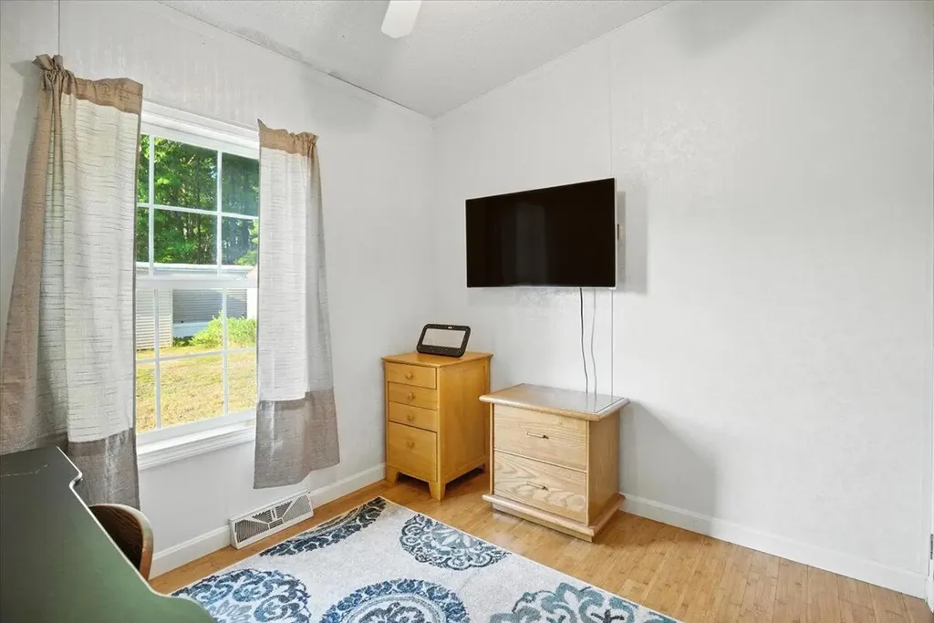 20 Arrowhead Drive Lisbon ME 04250