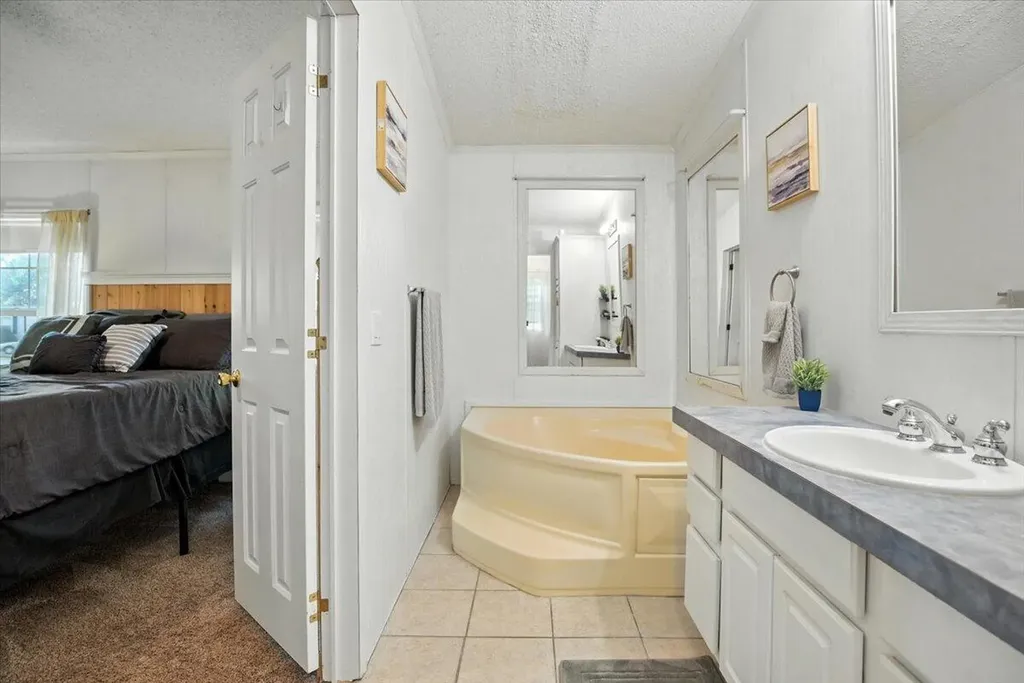 20 Arrowhead Drive Lisbon ME 04250