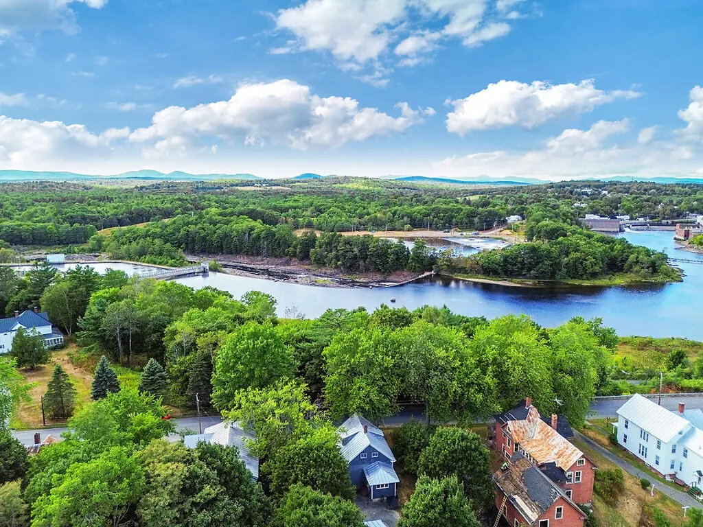 76 Pine Street Madison ME 04950
