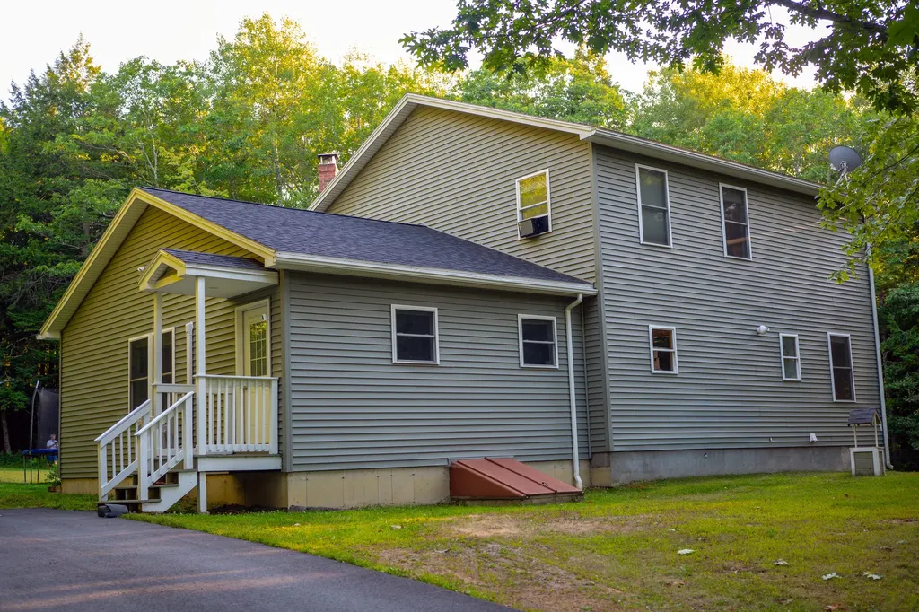 73 Papermill Road Hampden ME 04444