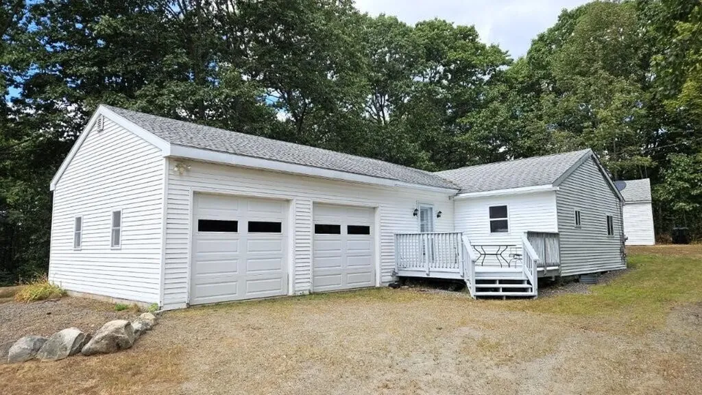 1 Elm Lane Windsor ME 04363