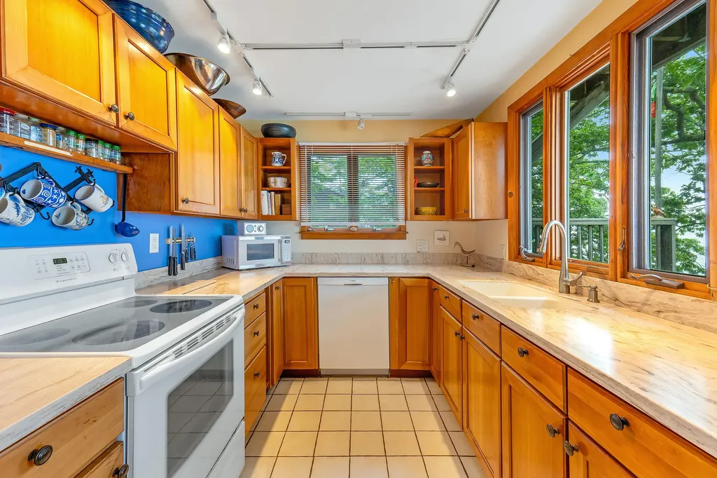 71 Merganser Way Freeport ME 04032