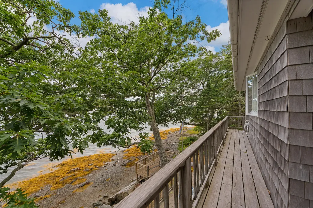 71 Merganser Way Freeport ME 04032