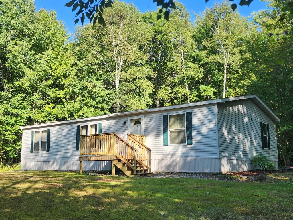 25 Lily Lane Sidney ME 04330