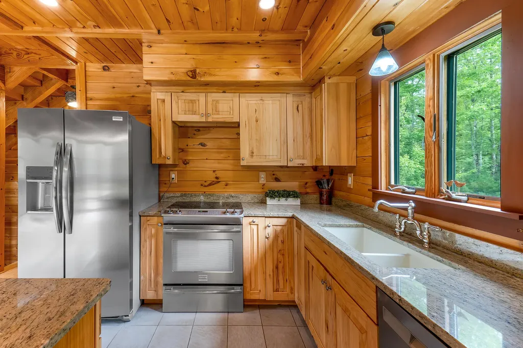 66 Edward Drive Woolwich ME 04579