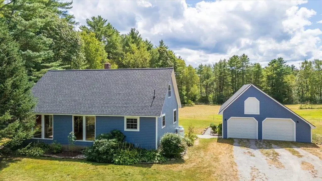 33 Hunt Road Vassalboro ME 04989