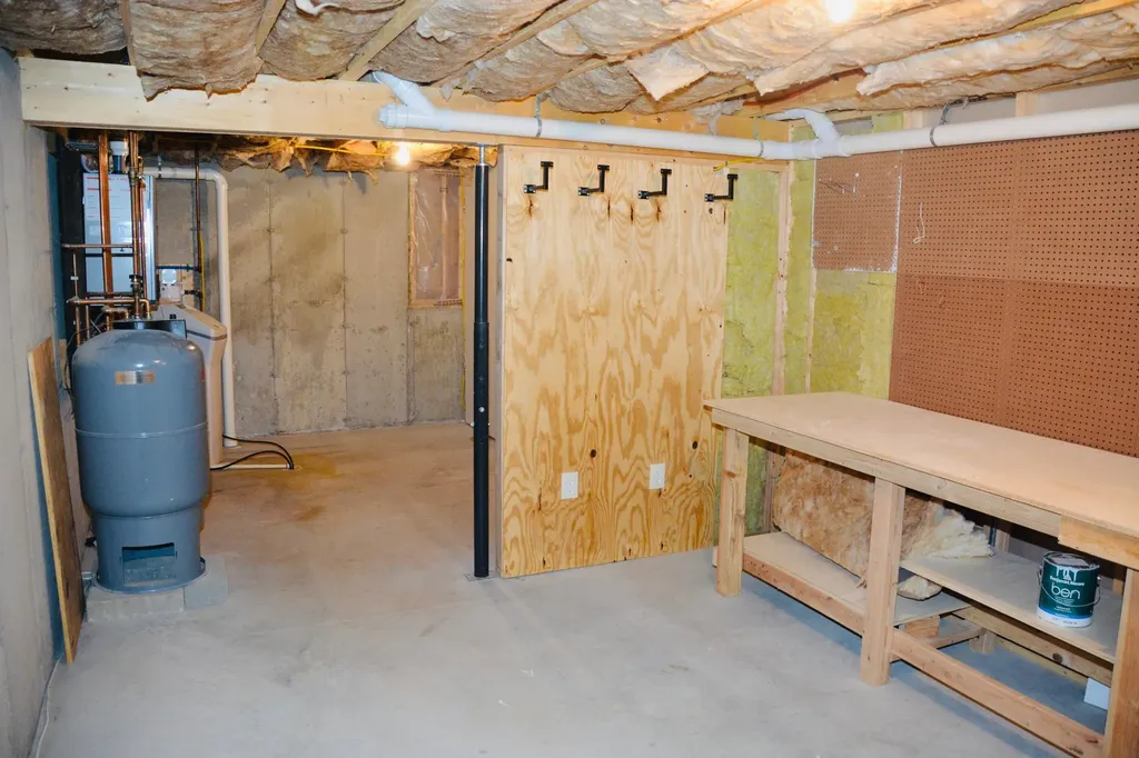 905 Blackstream Road Hermon ME 04401